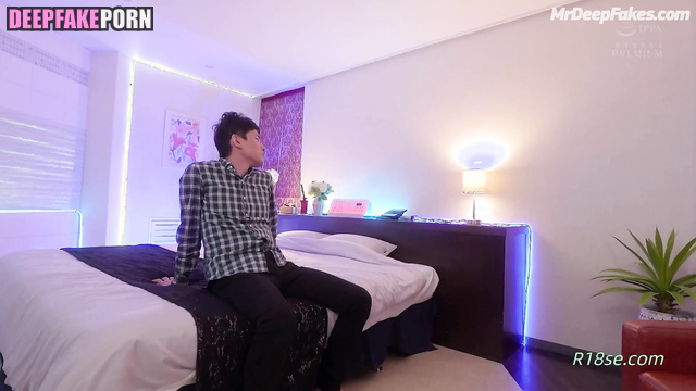 Cutie in sexy underwear jumped on his face / Lin Chi-ling (林志玲 假色情片) A.I.