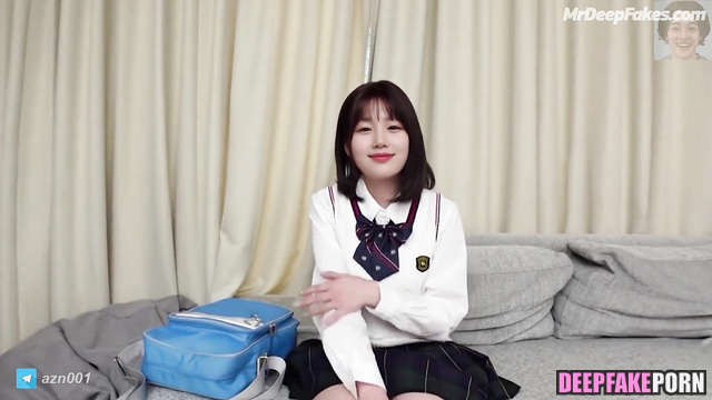 Teen and her firsr bed experience - Haewon (해원 엔믹스) internet celebrity