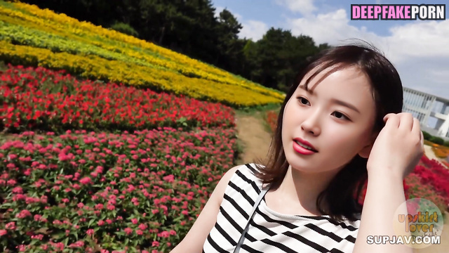 Babe with small tits made a blowjob on the Ferris wheel, ai IU 아이유 성인 [PREMIUM]