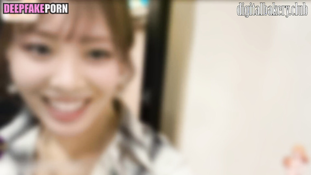 She's designed to please guys, Yves (이브 이달의 소녀) internet celebrity