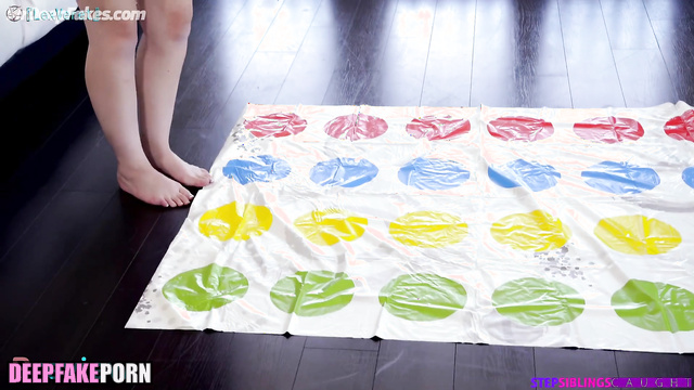 Ryujin 있지 plays in naughty Twister with her bro ITZY 류진 face swap 얼굴 스왑