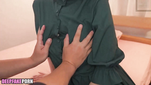 日本人 Japanese star Chiaki Horan/ホラン千秋 doesn't even try to hide how she likes to fuck