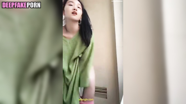 Zhou Dongyu teasing - nude video (周冬雨 누드)