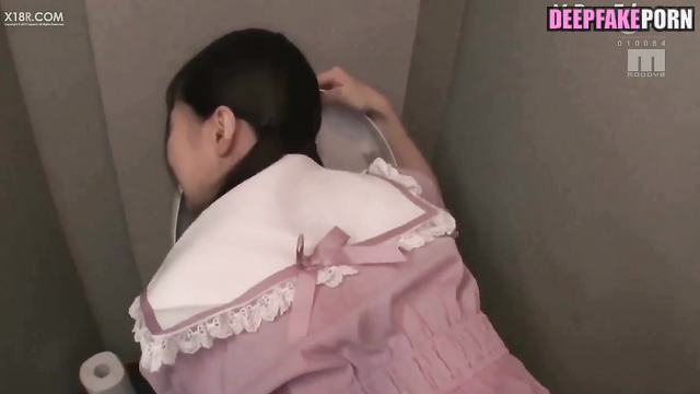 [AKB48] Kubo Satone: sex in a public toilet - deepfake 久保怜音 板野 友美 性別 ディープフェイク