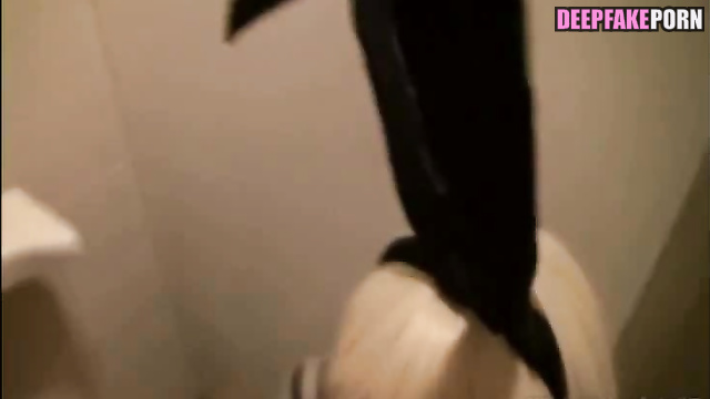 Sexy babe Ayana Taketatsu fake (竹達彩奈 セックステープ) 露出