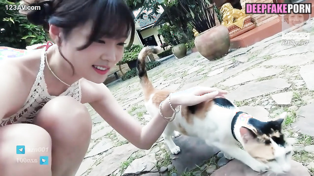 Real fake Stella ハーツトゥーハーツ Hearts2Hearts - Skinny naked babe