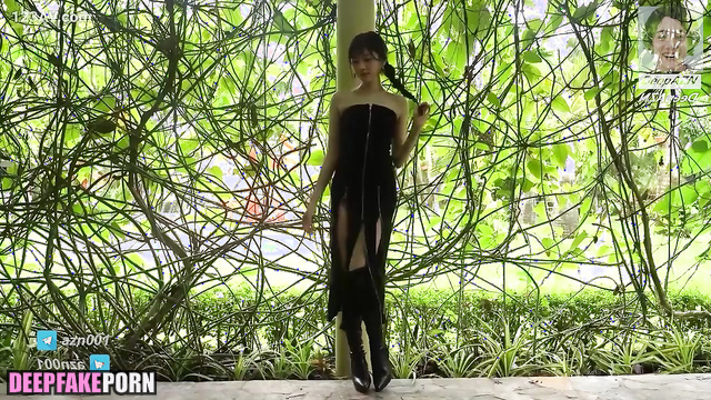 Real fake Stella ハーツトゥーハーツ Hearts2Hearts - Skinny naked babe