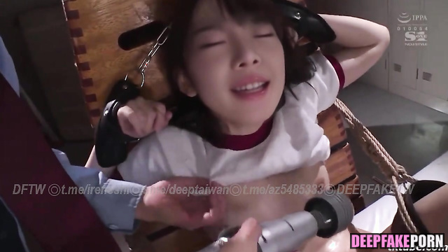 Real fake Zamy 奎丁 Enjoys bondage with masturbation