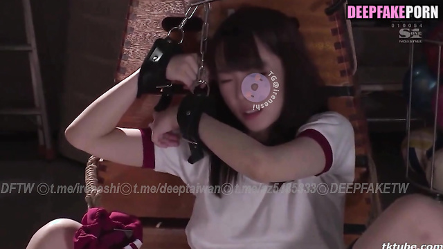 Real fake Zamy 奎丁 Enjoys bondage with masturbation