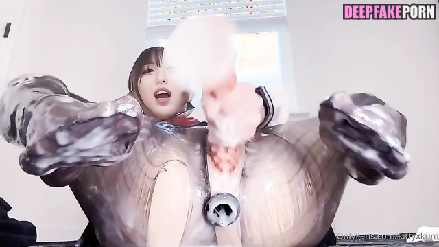 Fake Minami Hamabe (浜辺美波) solo masturbation