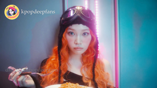 Real Fake - LE SSERAFIM 'SPAGHETTI' AI PMV