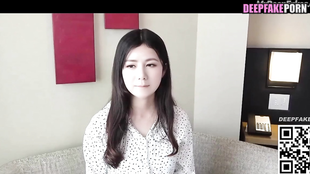 FAKE Chinese G.E.M. takes off her skirt to wank in hotel 가짜 포르노 中国人 邓紫棋 수음