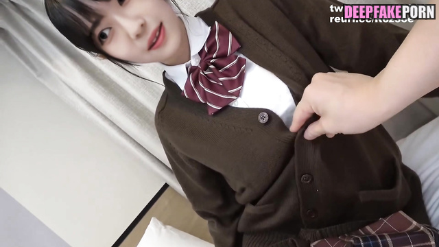 DEEPFAKE / Japanese petite Iwamoto Renka Nogizaka46 - nipples are licked 岩本蓮加 乃木坂46 フェイクポルノ [PREMIUM]