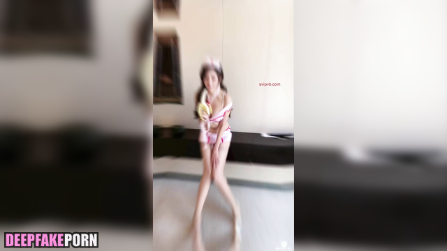 Sexy nurse Yang Mi 杨幂 eats banana in very sexy way deepfake/智能換臉 [PREMIUM]
