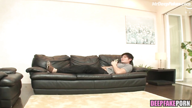 Tang Yan 唐嫣 delivered me food and sexual pleasure (假色情片 fake porn)